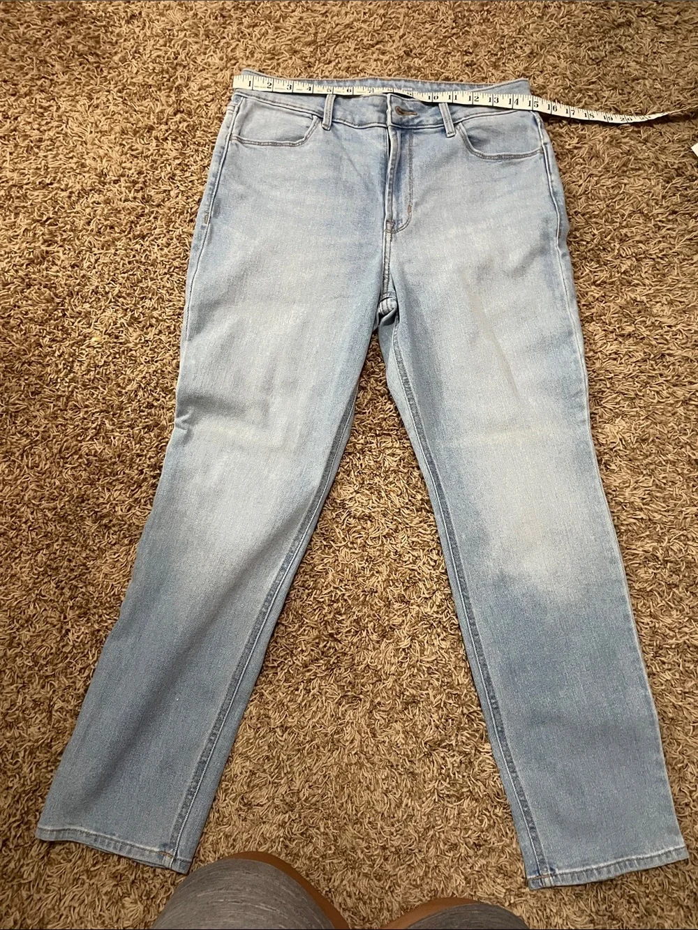 Old Navy  High-Rise Wow Straight Jeans - Picture 6 of 6